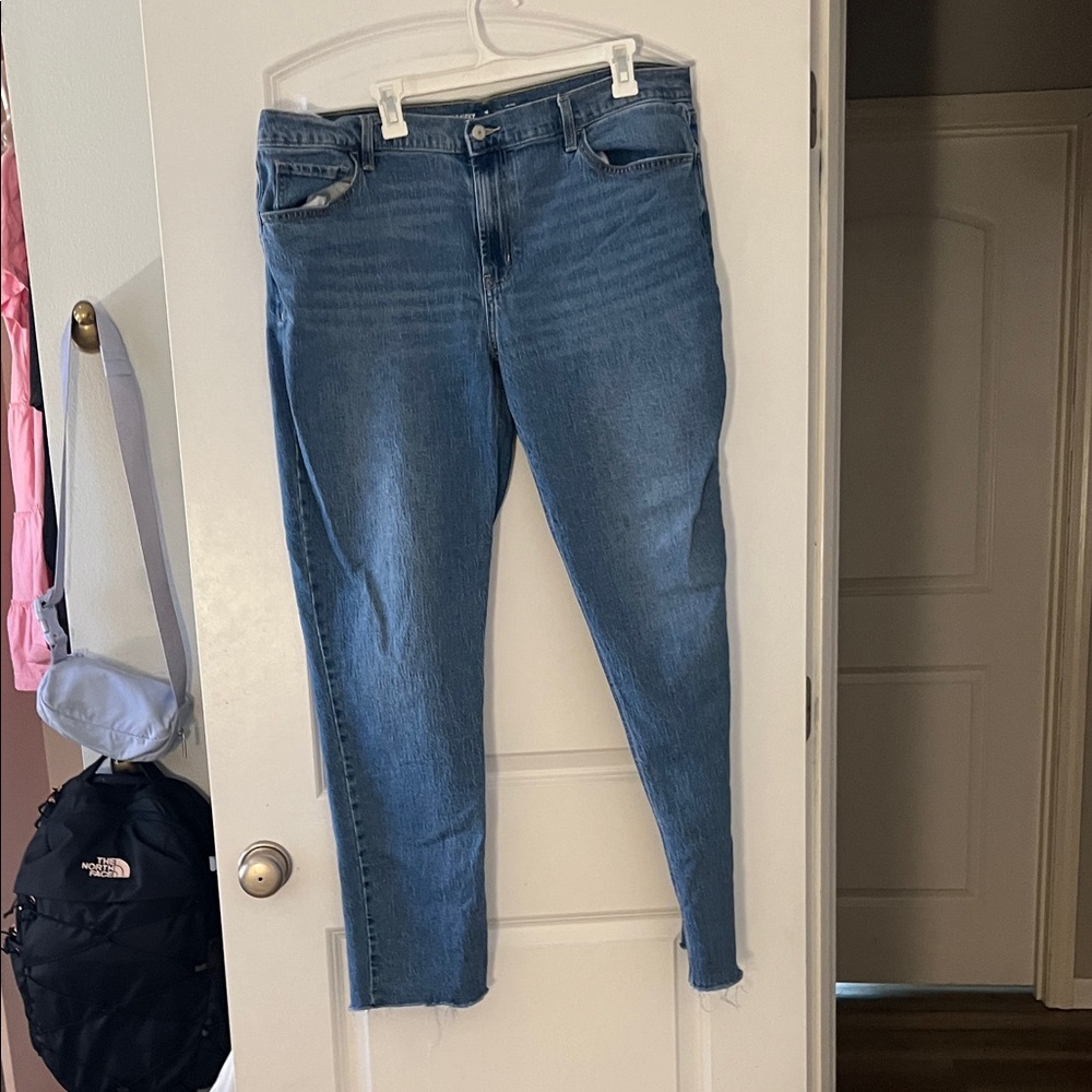 Old Navy Women's Cropped Blue Jeans
